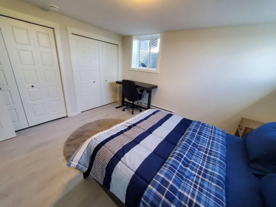 Appartamento Cozy Rockland Park Unit+Parking YYC Esterno foto
