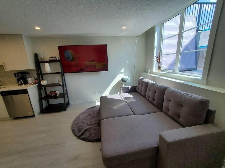 Appartamento Cozy Rockland Park Unit+Parking YYC Esterno foto