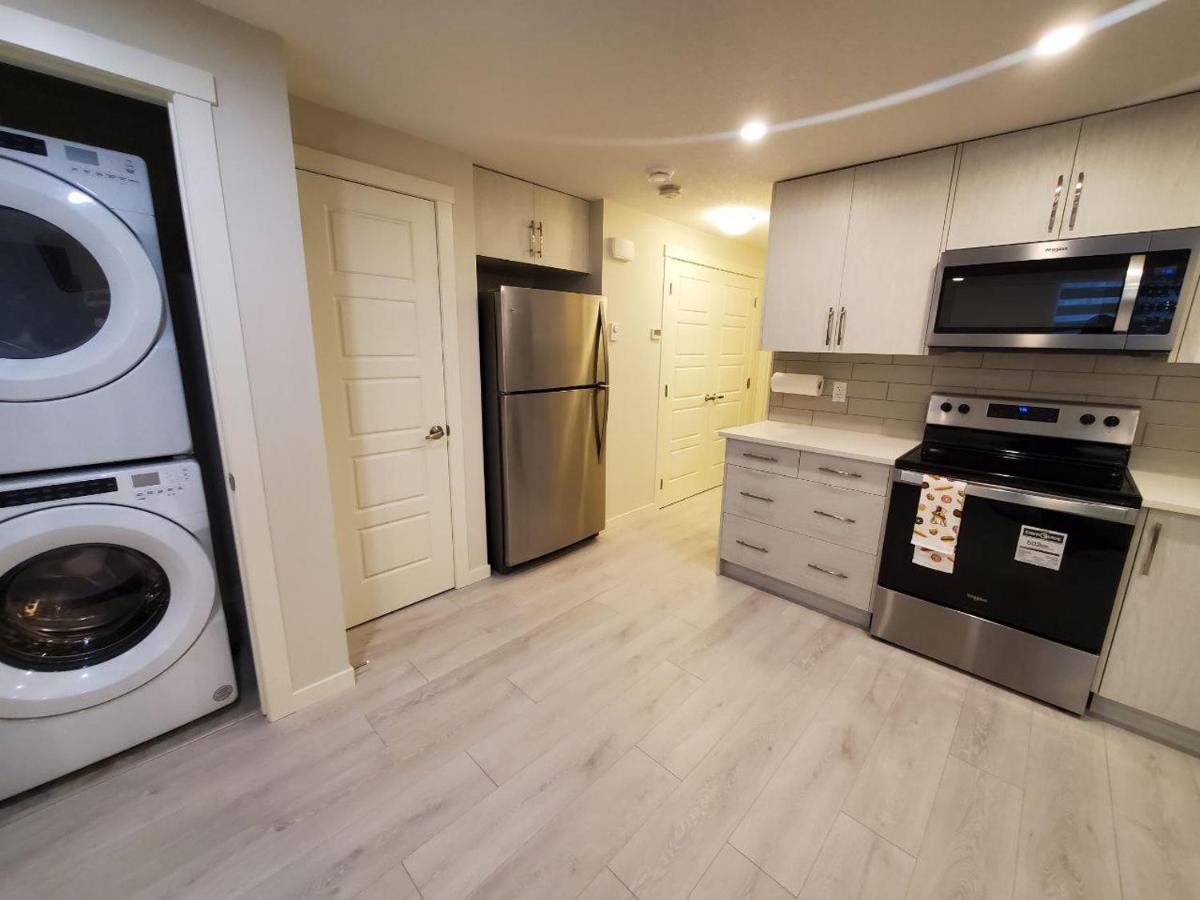 Appartamento Cozy Rockland Park Unit+Parking YYC Esterno foto