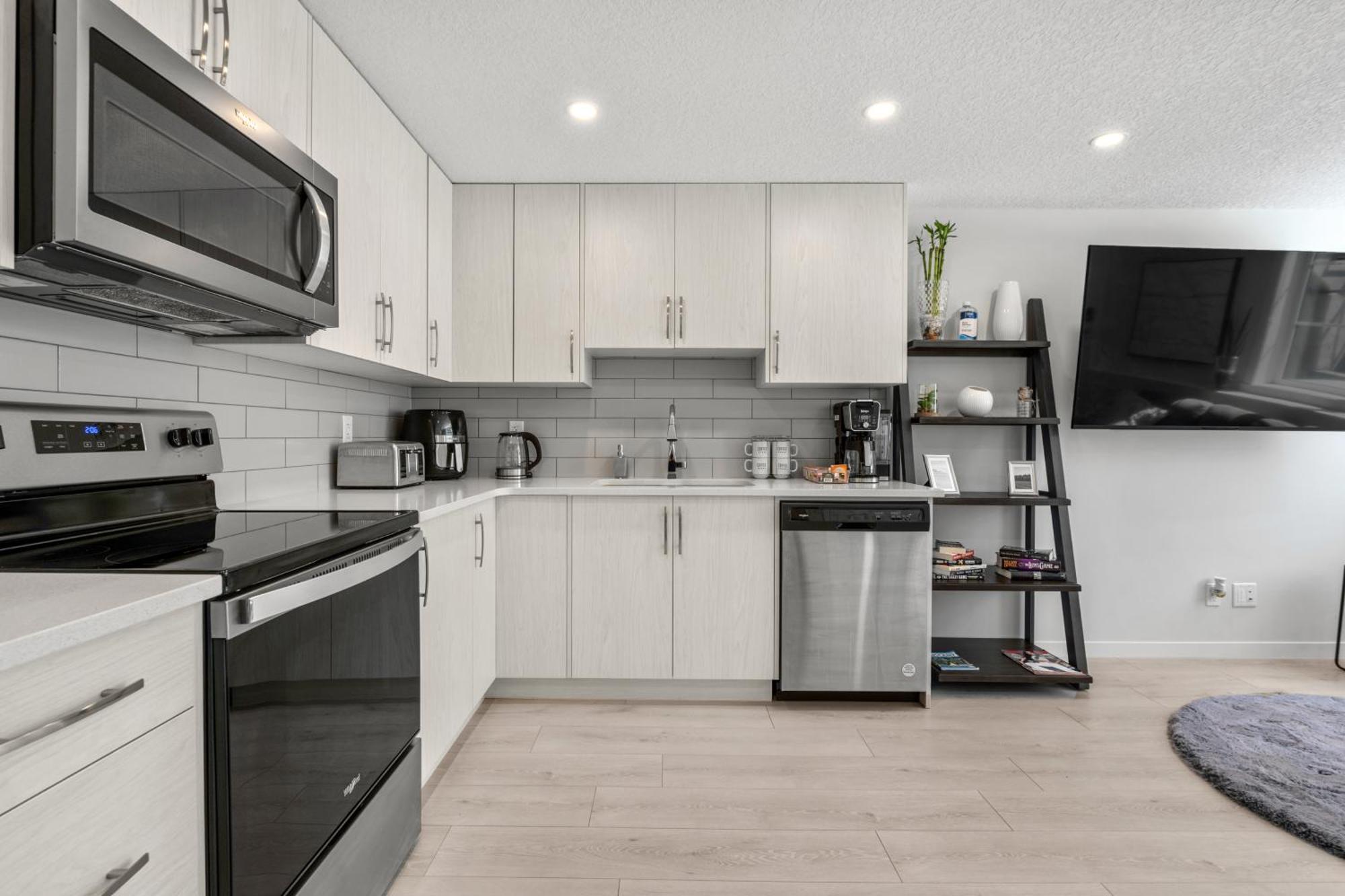 Appartamento Cozy Rockland Park Unit+Parking YYC Esterno foto