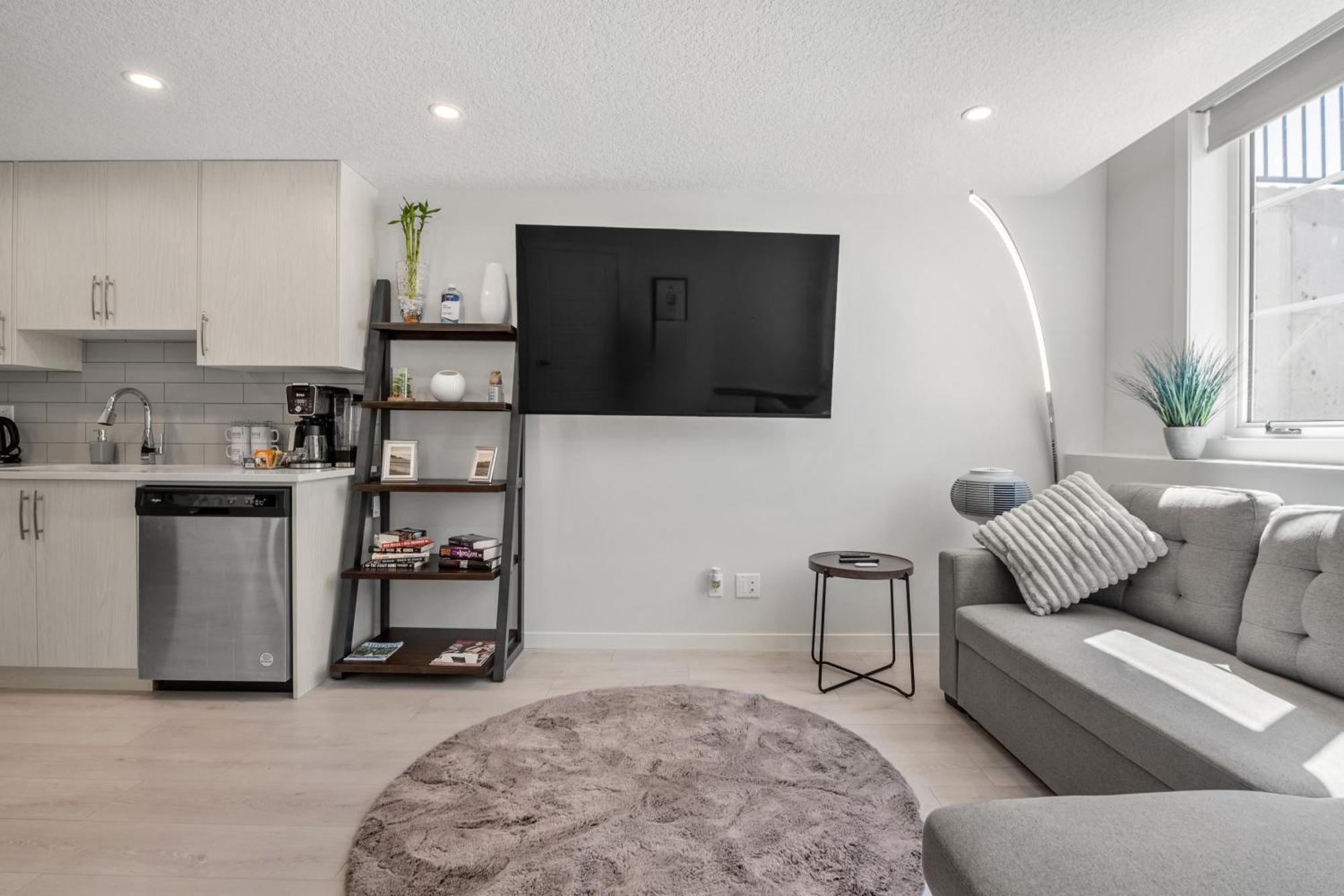 Appartamento Cozy Rockland Park Unit+Parking YYC Esterno foto